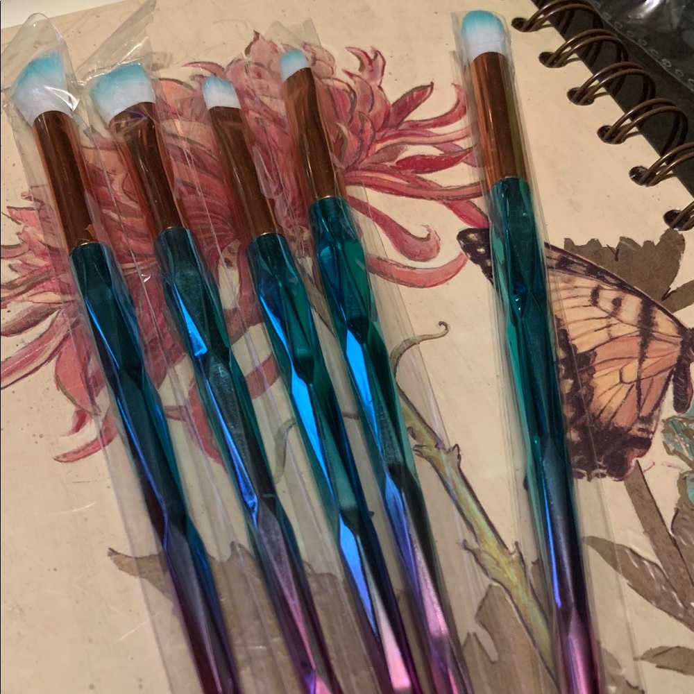 Makeup brushes - Picture 2 of 2